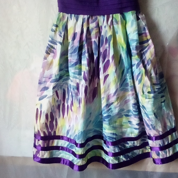 Beautiful floral mini dress - Picture 10 of 13